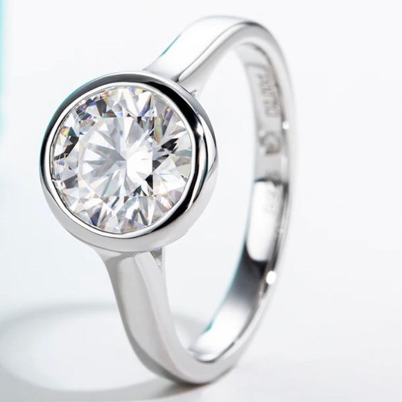 3ct Sterling silver moissanite ring - Picture 1 of 3